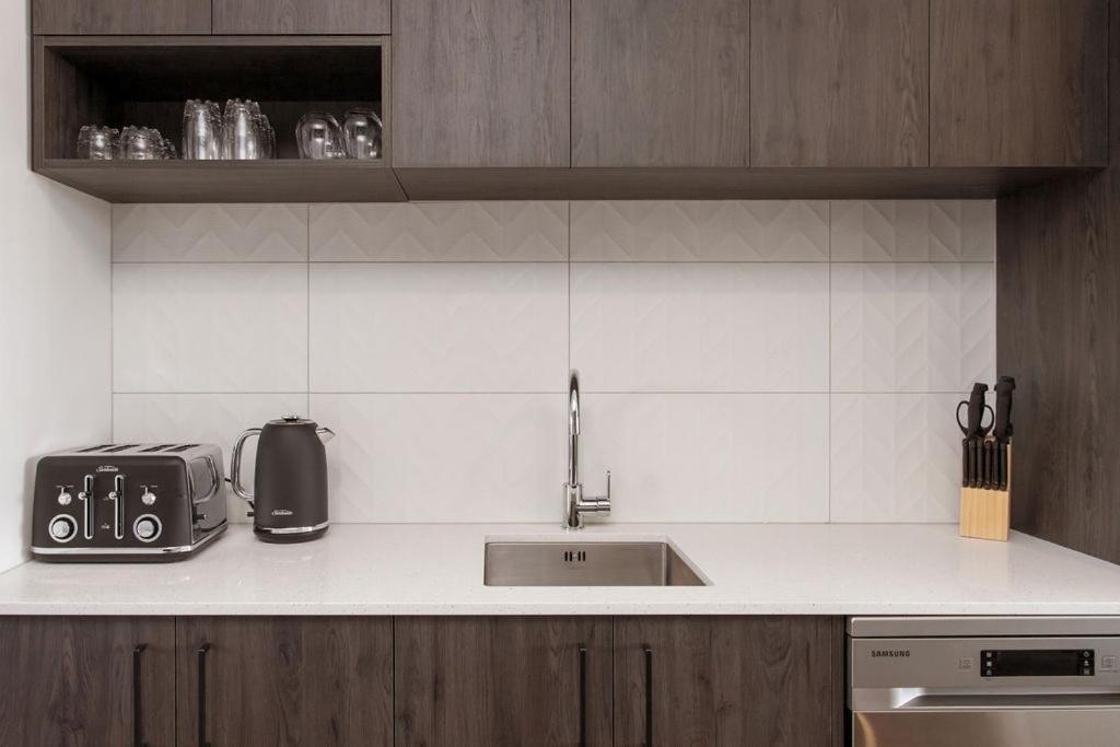 Апартаменты Stylish Brand New Sunny 3Bdrm 3Bth Garage Sleeps 6 Крайстчёрч Экстерьер фото