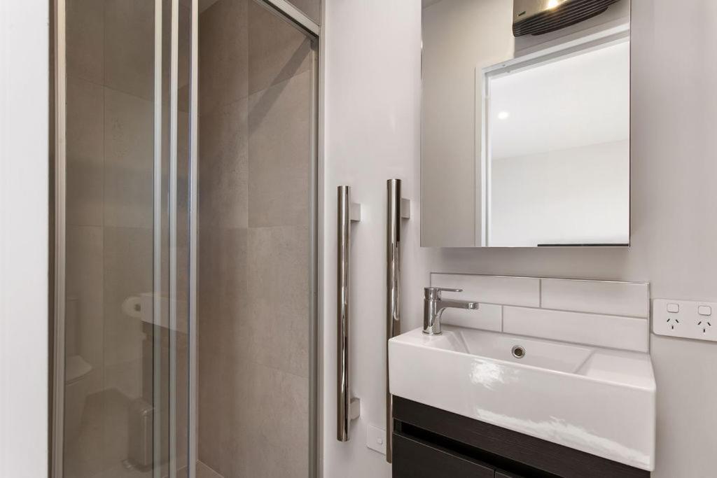 Апартаменты Stylish Brand New Sunny 3Bdrm 3Bth Garage Sleeps 6 Крайстчёрч Экстерьер фото