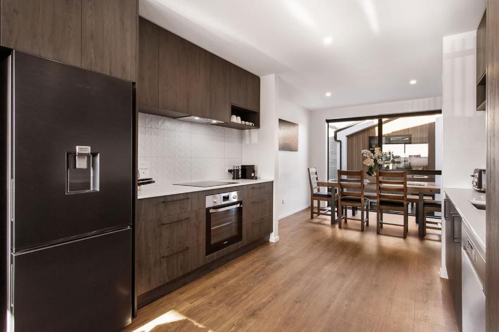 Апартаменты Stylish Brand New Sunny 3Bdrm 3Bth Garage Sleeps 6 Крайстчёрч Экстерьер фото